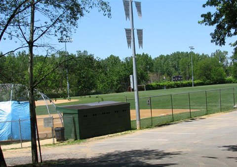 Leonias recreational facilities include 6 parks (including Overpeck and Wood), 3 athletic fields , baseball, jogging, horseback riding and more